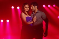 Gunde Jaari Gallanthayyinde Pub Song